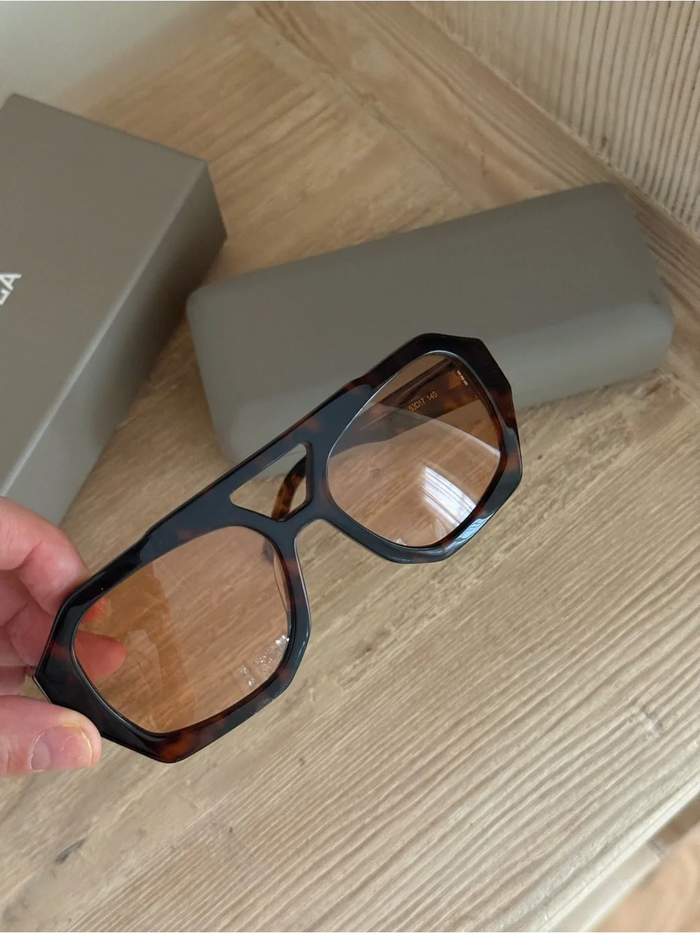 VEHLA Tortoiseshell Brown Sunglasses